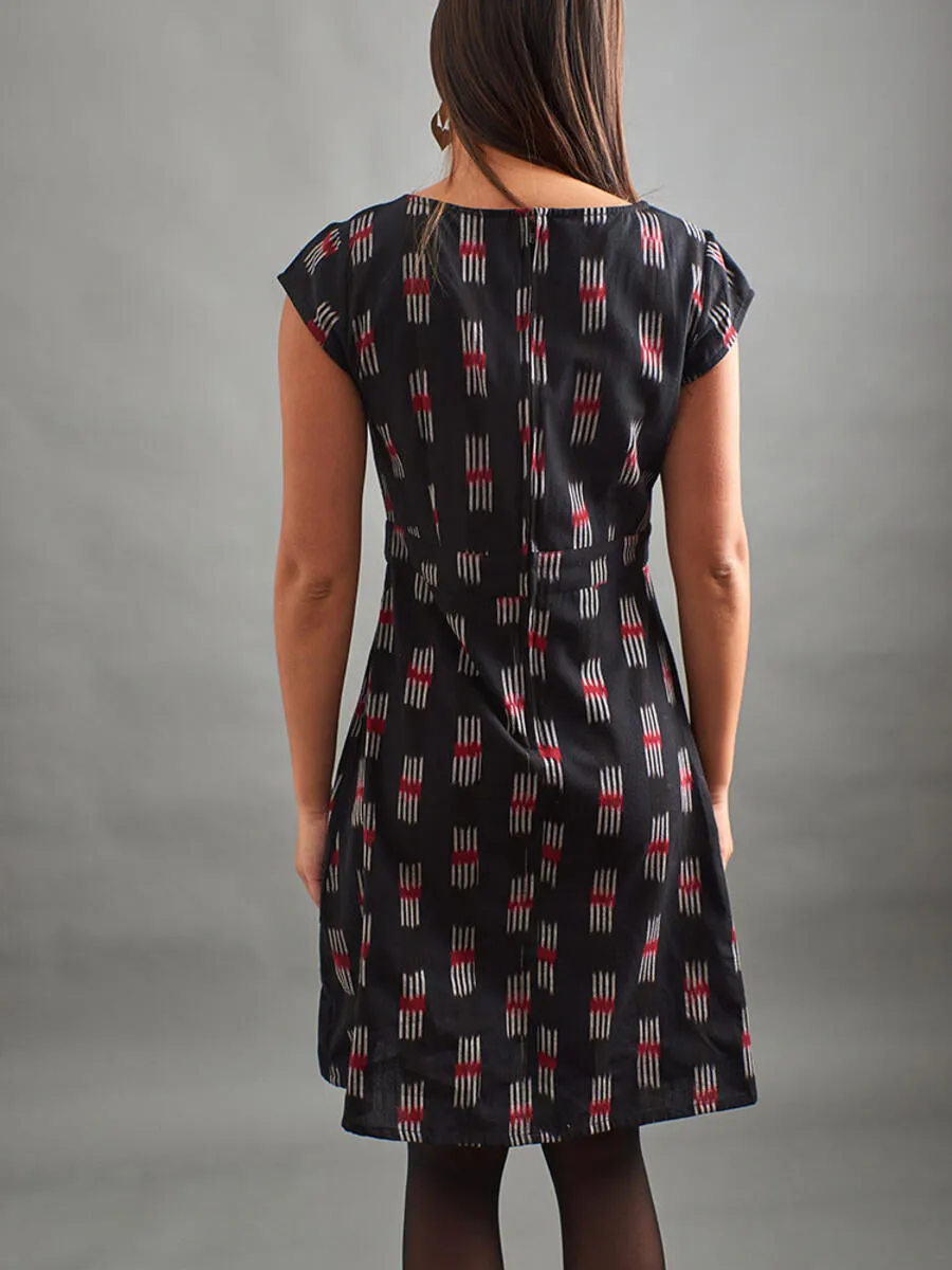 Mata Traders Vintage Pleat Dress in Black Ikat